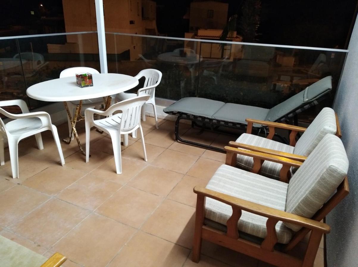 Larnaca, Pervolia 1 Bedroom Seaside Apartment Eksteriør bilde