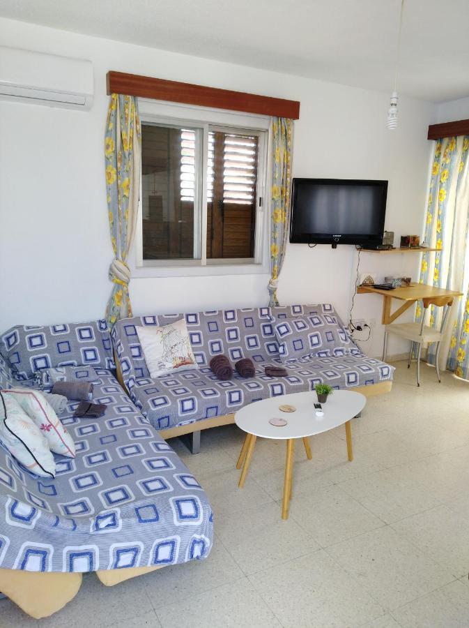 Larnaca, Pervolia 1 Bedroom Seaside Apartment Eksteriør bilde